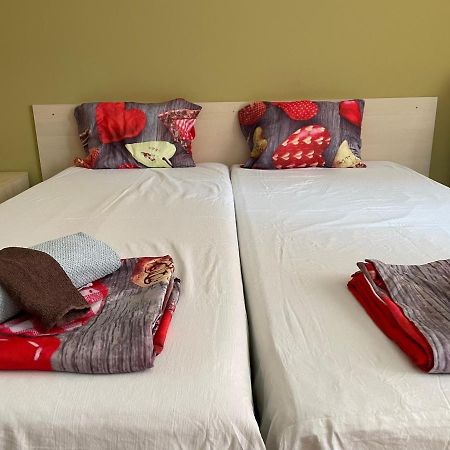 פומורי Comfort Apartment מראה חיצוני תמונה