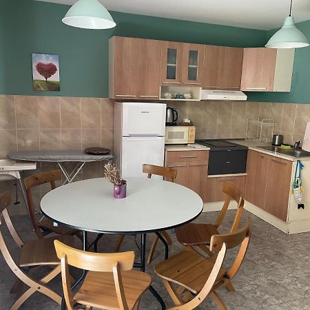 פומורי Comfort Apartment מראה חיצוני תמונה