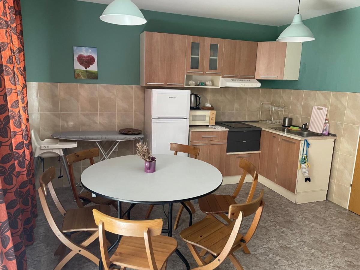 פומורי Comfort Apartment מראה חיצוני תמונה