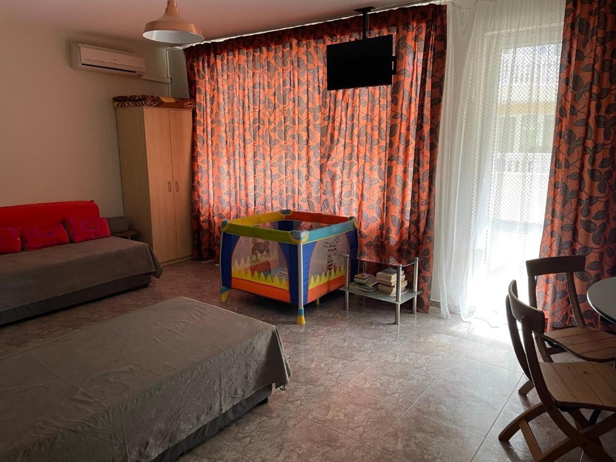 פומורי Comfort Apartment מראה חיצוני תמונה
