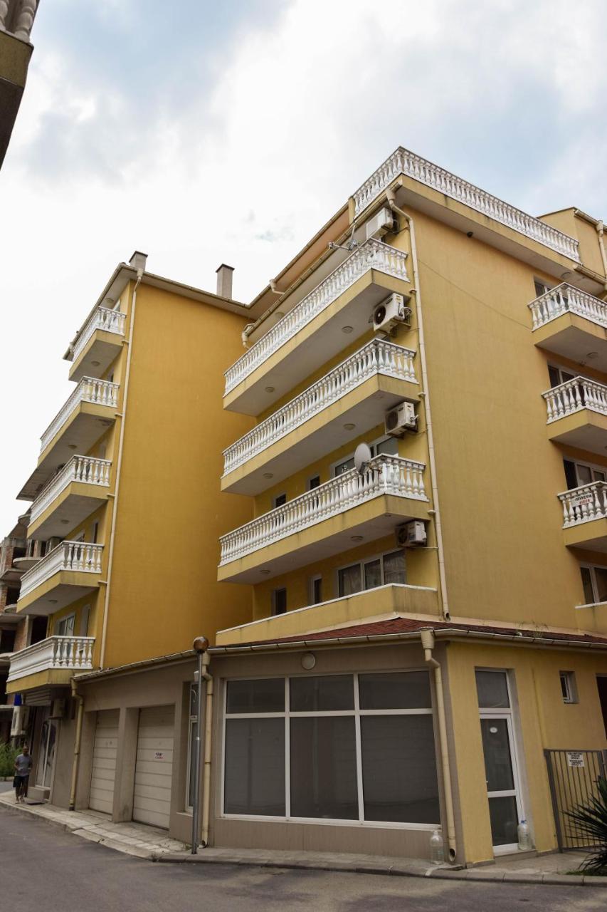 פומורי Comfort Apartment מראה חיצוני תמונה