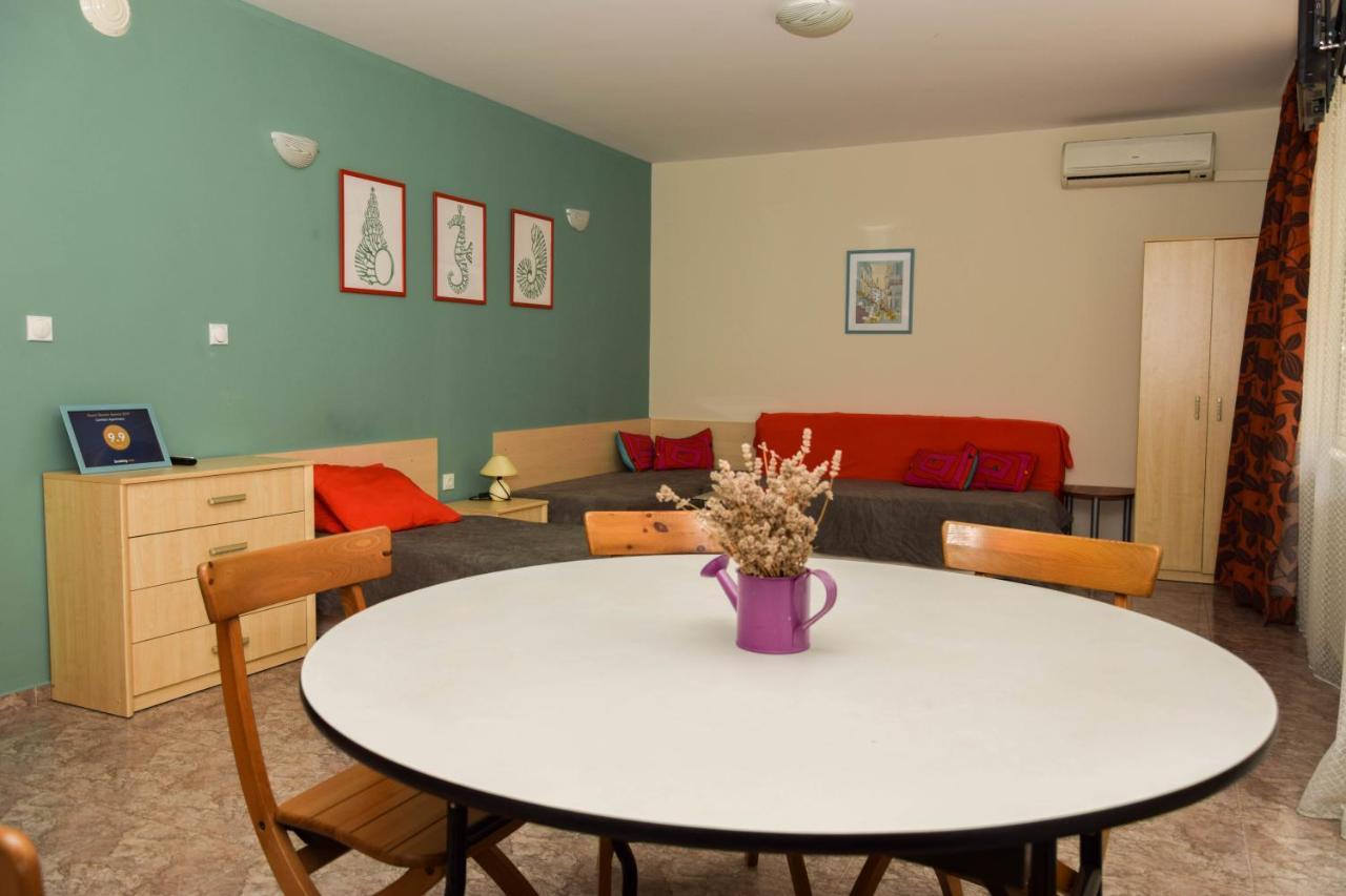 פומורי Comfort Apartment מראה חיצוני תמונה